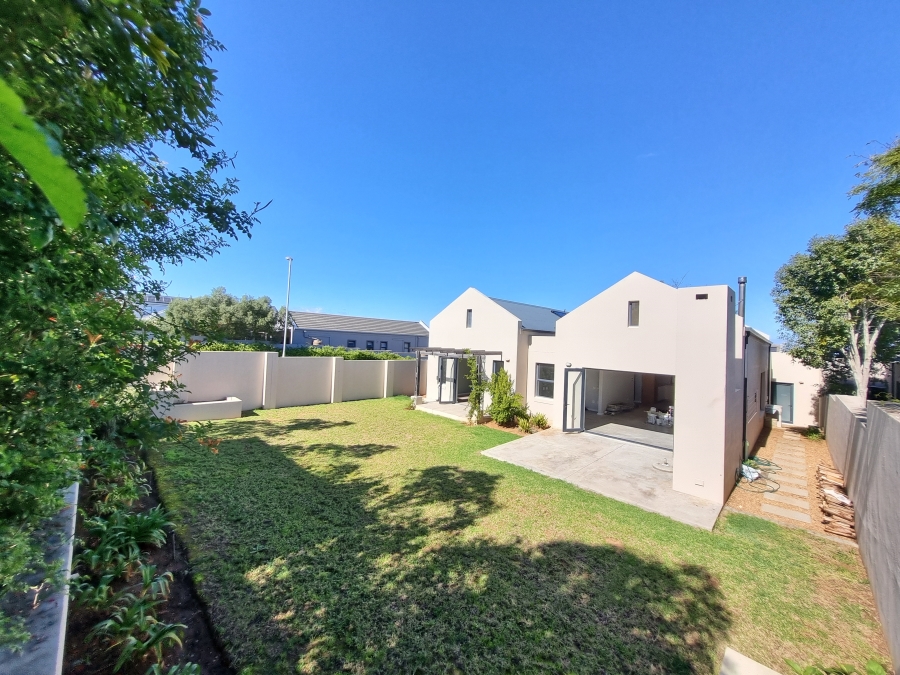 To Let 3 Bedroom Property for Rent in Croydon Western Cape